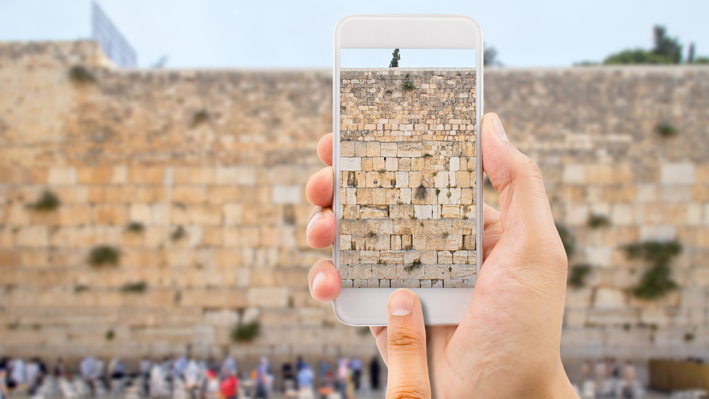 israel-visit-jerusalem-kotel-western-wall-cropped